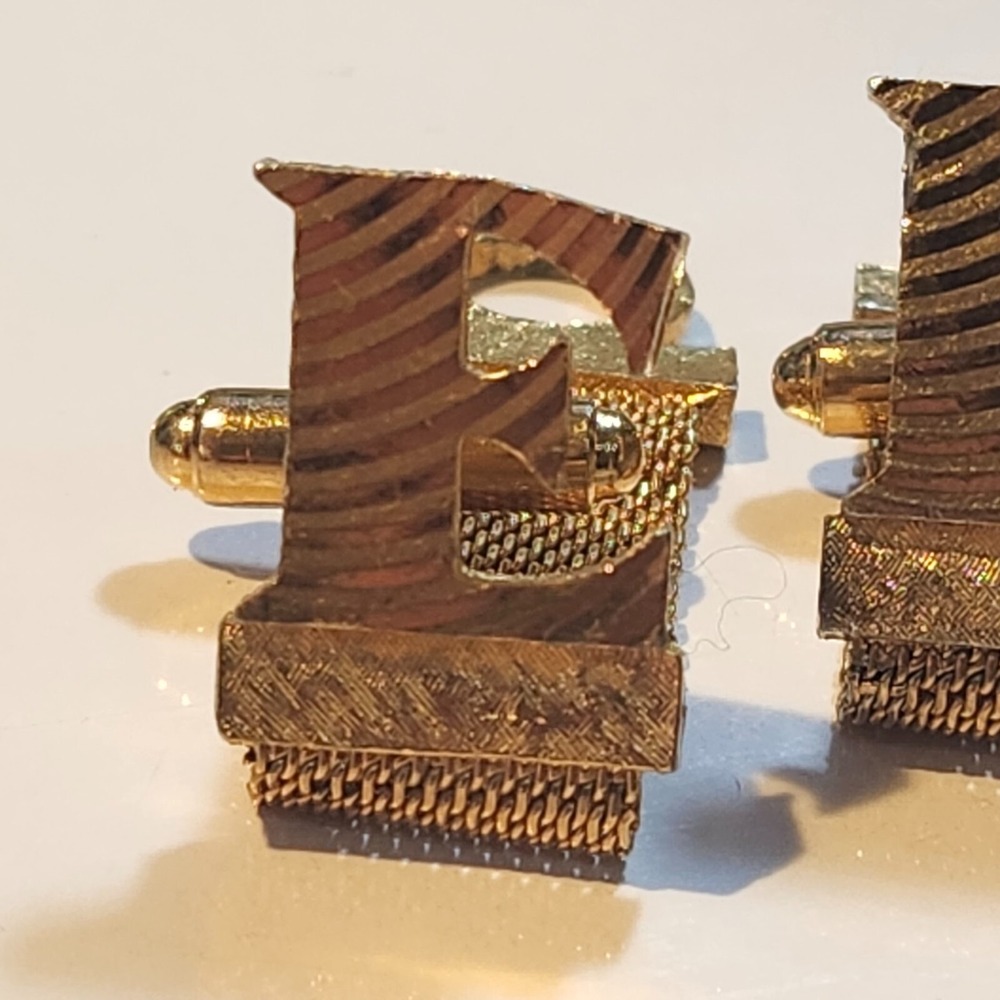 Vintage Dante Letter "E" Signed Gold Tone Cuff Links - Picture 5 of 10